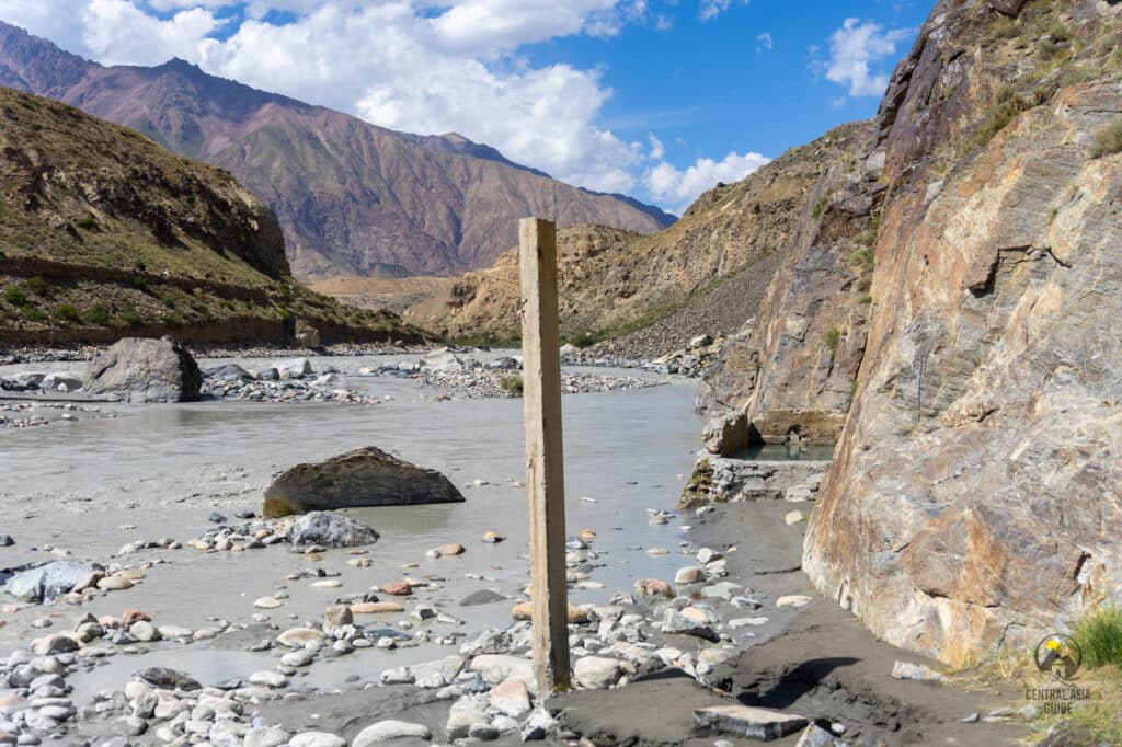 Enilchek Kara Tash hot spring