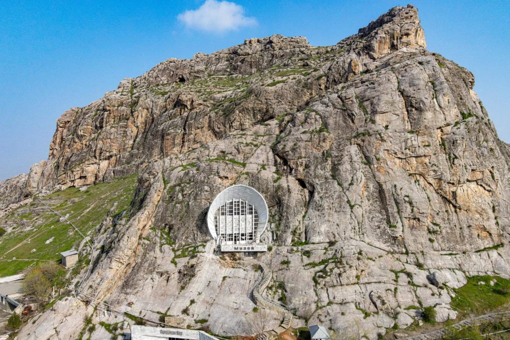 Sulaiman Too cave museum