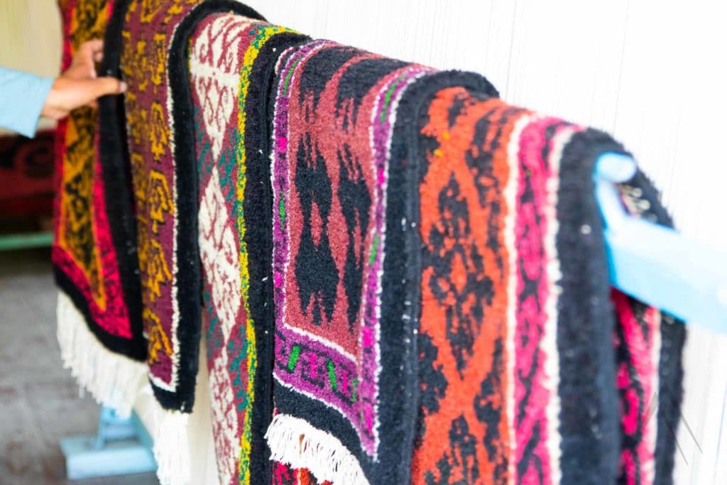 wool carpet weaving in Rishtan